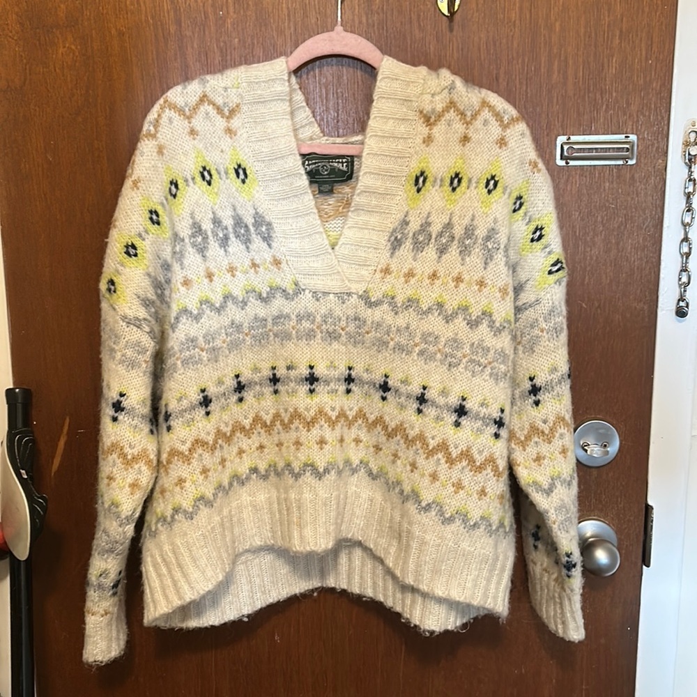 NWOT American Eagle Knit Patterned Hoodie